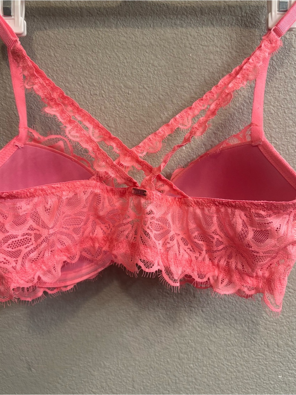 PINK Victoria’s Secret Coral Pink Lace Racerback Front-Close Bra 34D - Picture 2 of 9